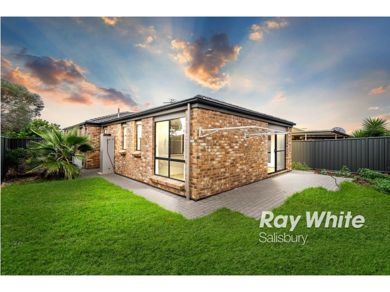 11 Almond Circuit, Munno Para West SA 5115