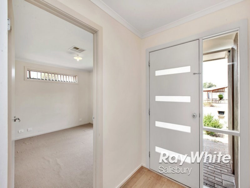 11 Almond Circuit, Munno Para West SA 5115