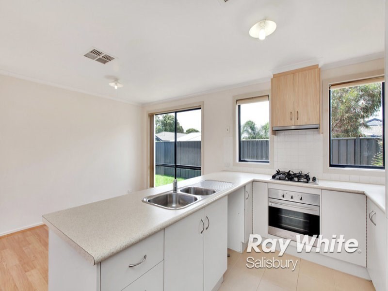 11 Almond Circuit, Munno Para West SA 5115