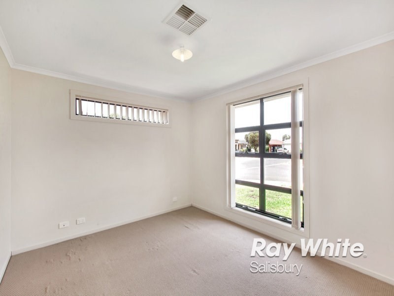 11 Almond Circuit, Munno Para West SA 5115