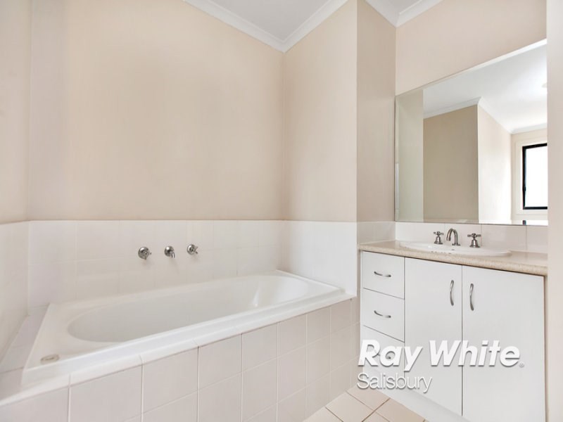 11 Almond Circuit, Munno Para West SA 5115