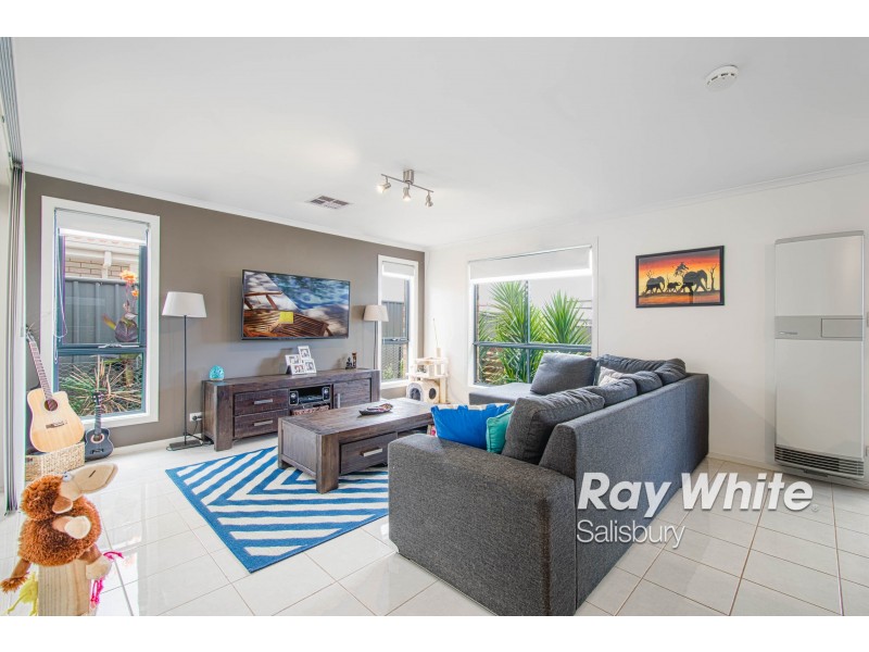 4 Coonawarra Avenue, Andrews Farm SA 5114