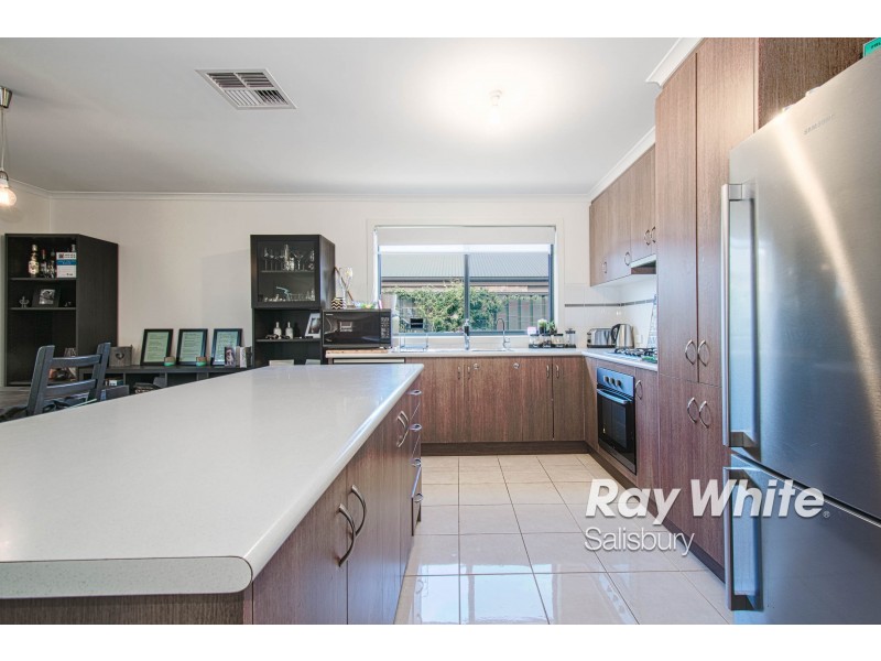 4 Coonawarra Avenue, Andrews Farm SA 5114