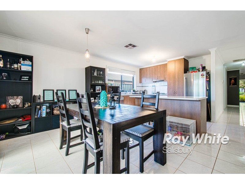 4 Coonawarra Avenue, Andrews Farm SA 5114