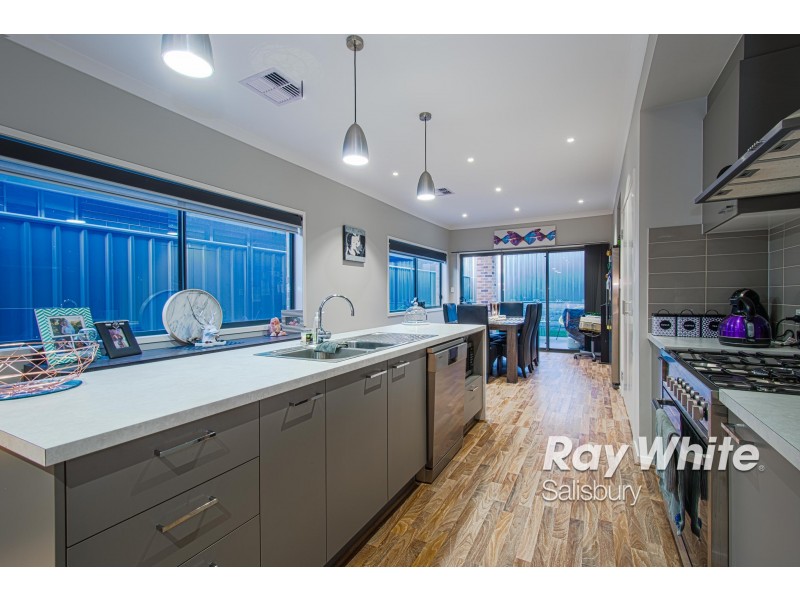 4 Burnlea Parade, Blakeview SA 5114