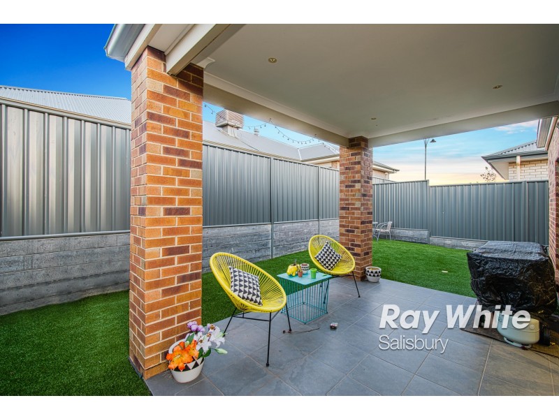 4 Burnlea Parade, Blakeview SA 5114