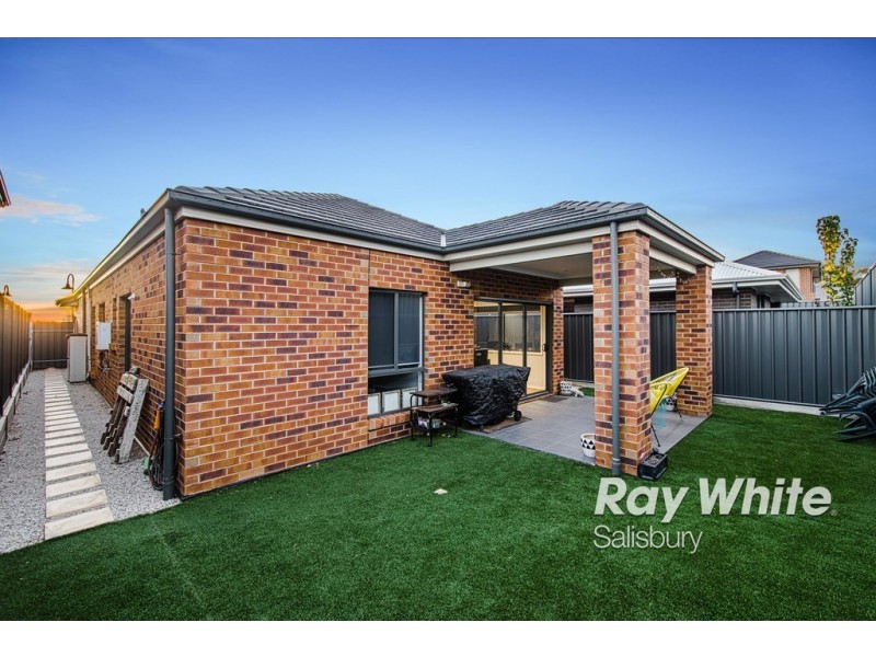 4 Burnlea Parade, Blakeview SA 5114