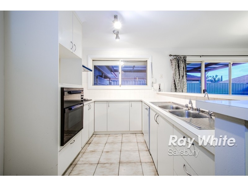 2 Hughes Street, Andrews Farm SA 5114