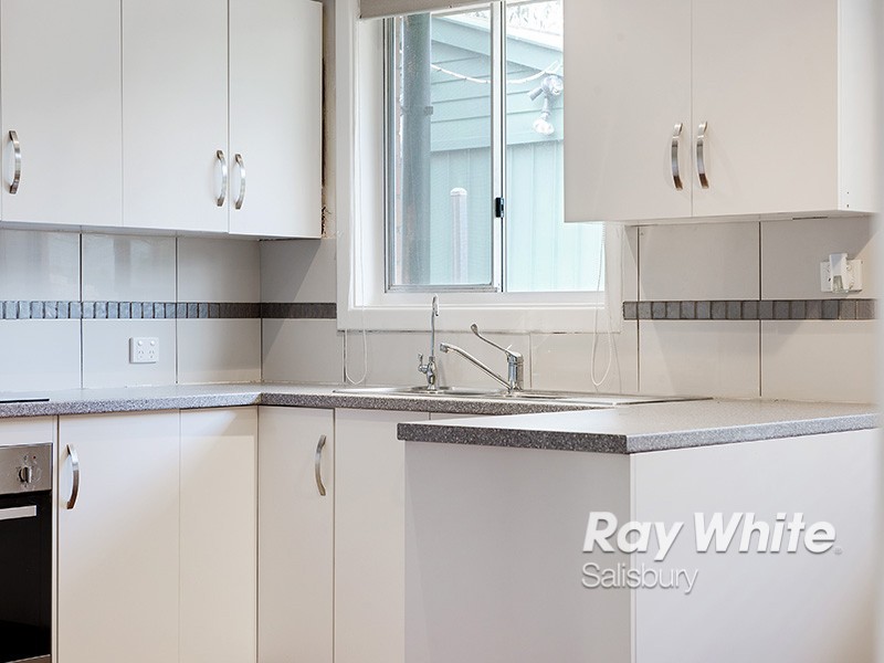 30 Woodlands Road, Elizabeth Downs SA 5113