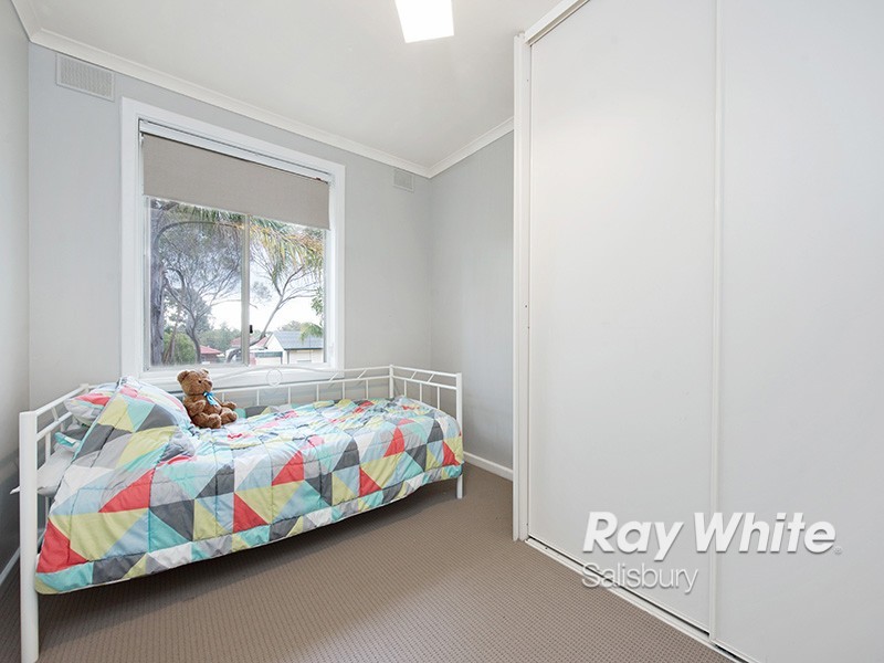 30 Woodlands Road, Elizabeth Downs SA 5113