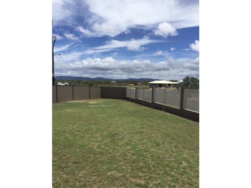 37 Belltrees Place, Gracemere QLD 4702