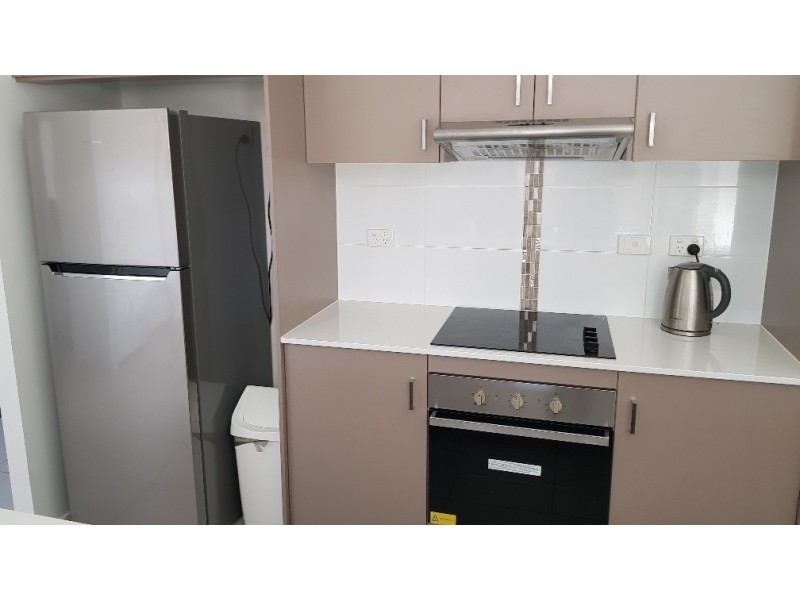 6 Irwin Street, Gracemere QLD 4702