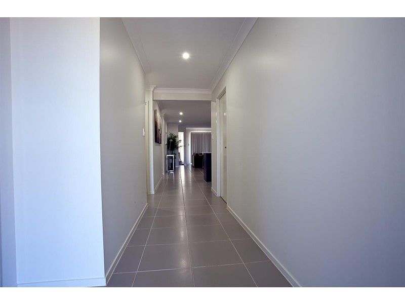 5 KEIRIN CRT, Gracemere QLD 4702