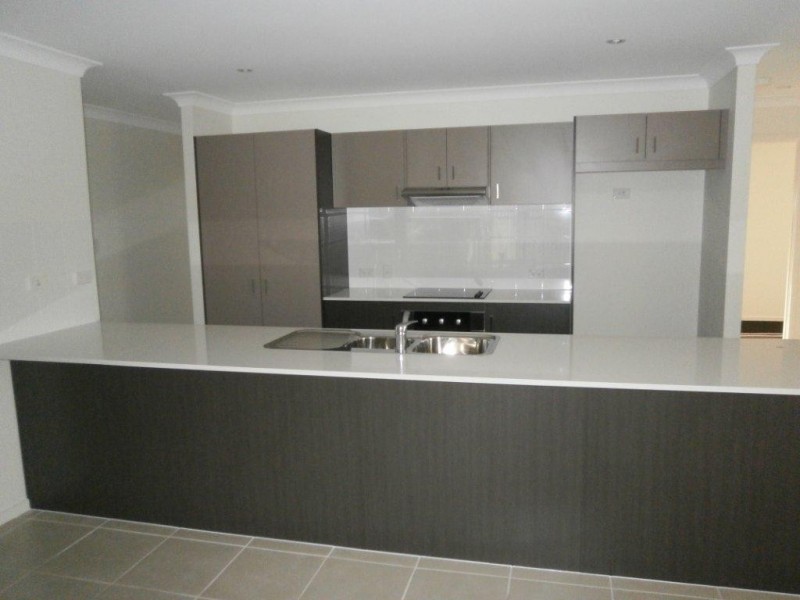 26 Chatterton Blvd, Gracemere QLD 4702