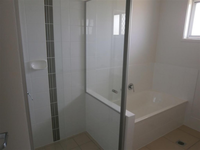 18 Tippett Crescent, Gracemere QLD 4702