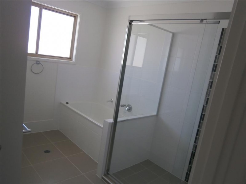 11 Keirin Court, Gracemere QLD 4702