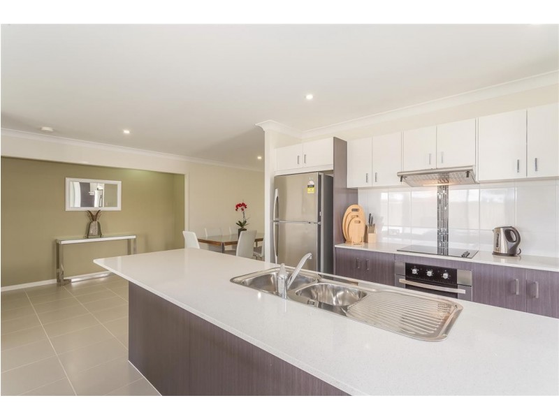 2 Irwin Street, Gracemere QLD 4702