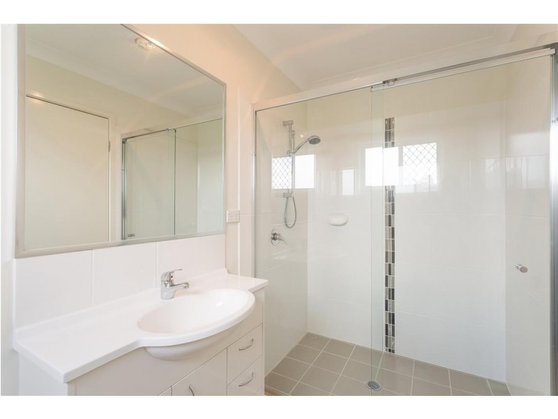 2 Irwin Street, Gracemere QLD 4702