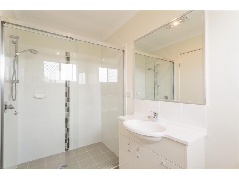 2 Irwin Street, Gracemere QLD 4702