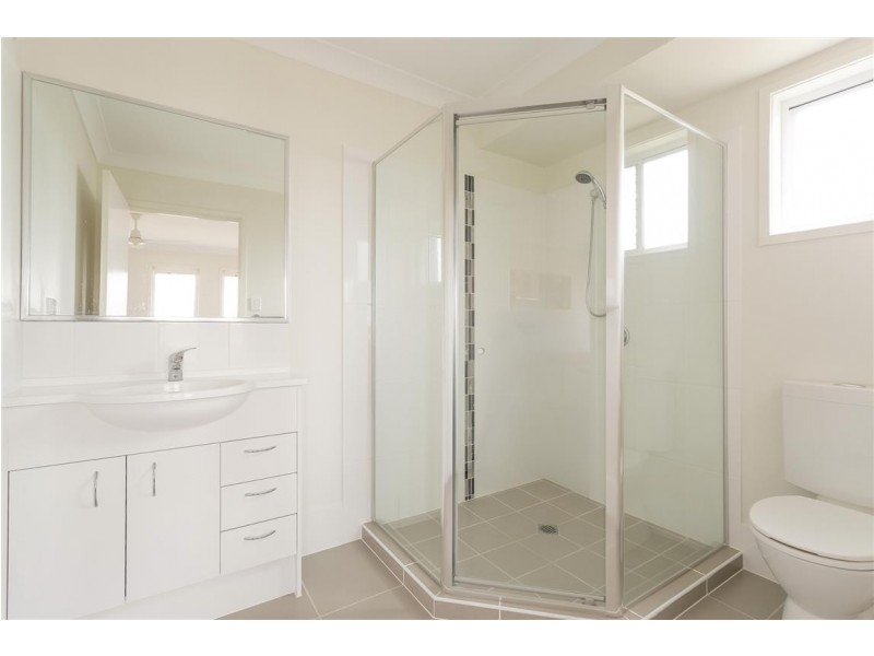 2 Irwin Street, Gracemere QLD 4702