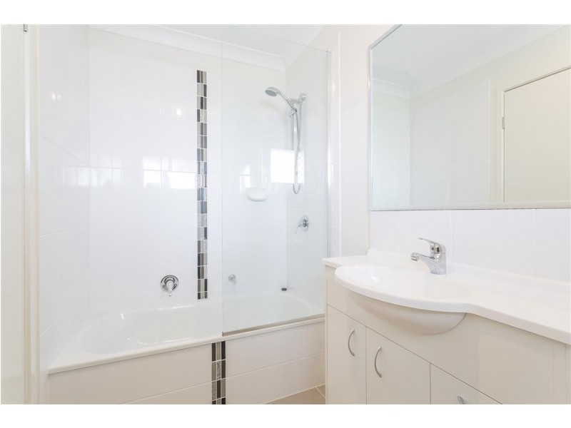 2 Irwin Street, Gracemere QLD 4702
