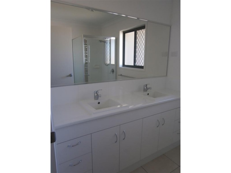 11 Laver Place, Gracemere QLD 4702