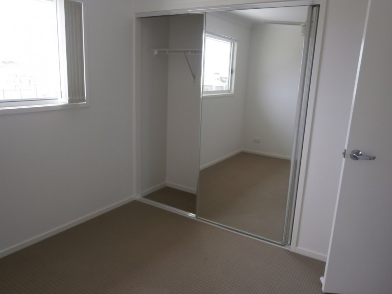 1 Keirin Crt, Gracemere QLD 4702