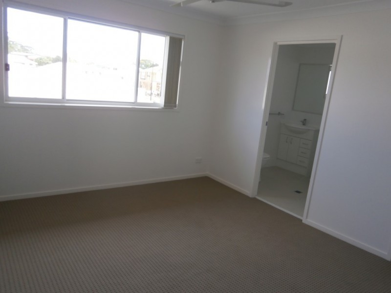 1 Keirin Crt, Gracemere QLD 4702