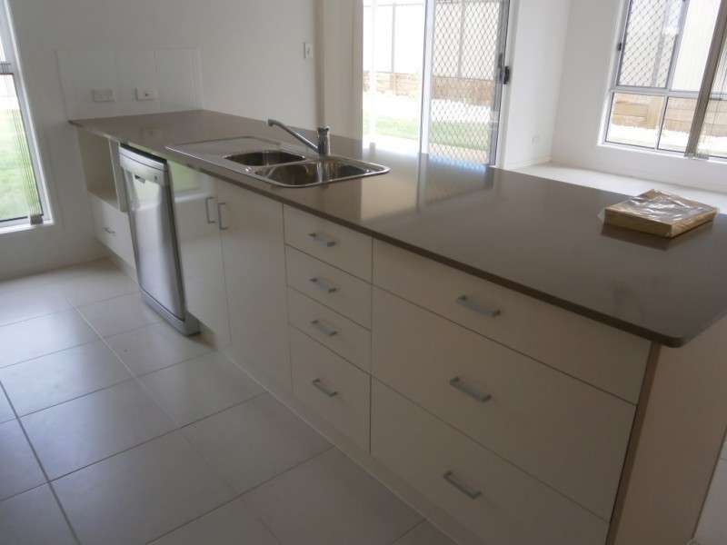 1 Keirin Crt, Gracemere QLD 4702