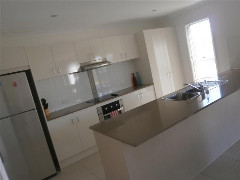 6 Rosebrook Place, Gracemere QLD 4702