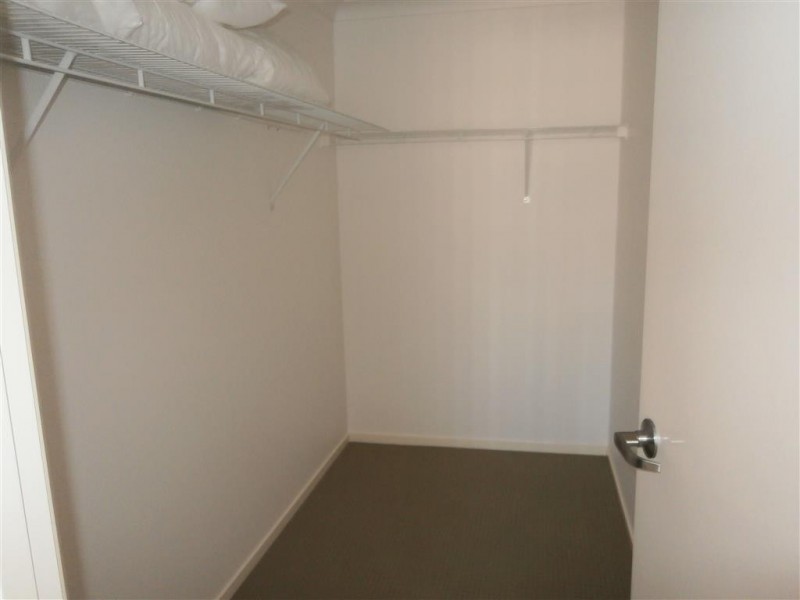 6 Rosebrook Place, Gracemere QLD 4702