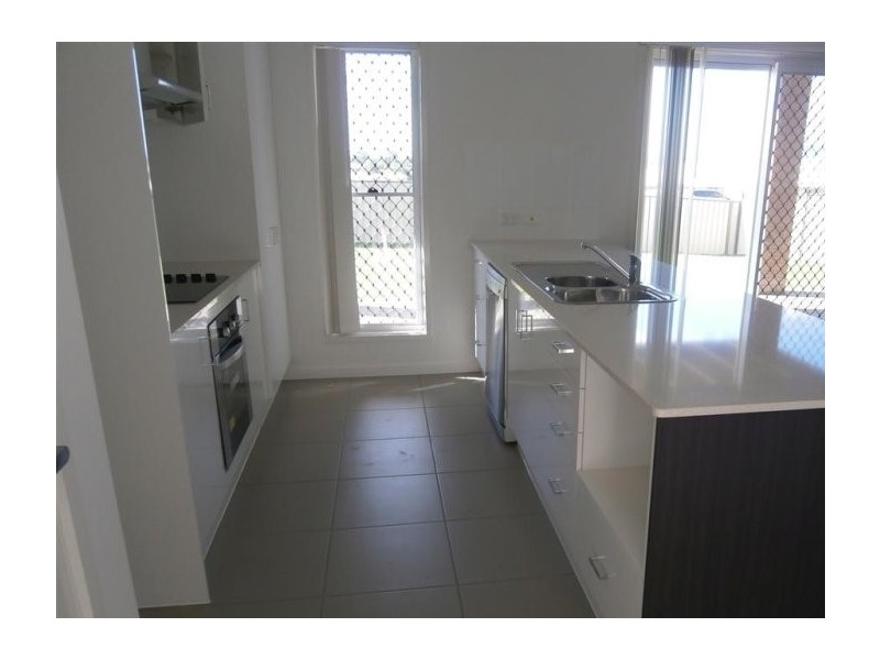 10 Rosebrook Place, Gracemere QLD 4702