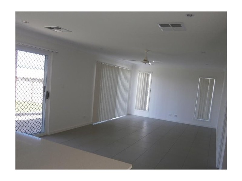 10 Rosebrook Place, Gracemere QLD 4702