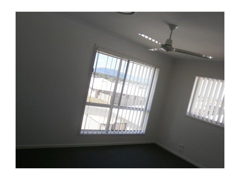 10 Rosebrook Place, Gracemere QLD 4702