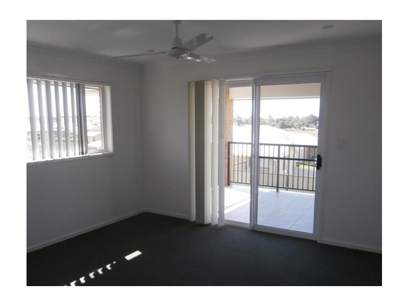 10 Rosebrook Place, Gracemere QLD 4702