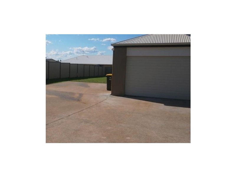 10 Rosebrook Place, Gracemere QLD 4702
