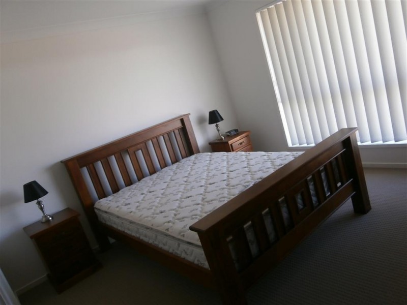 6 Rosebrook Place, Gracemere QLD 4702