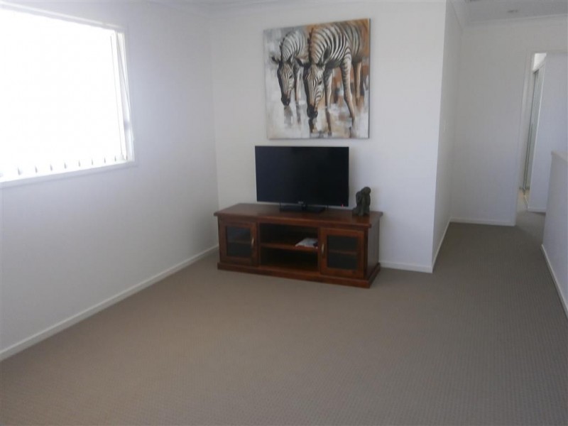 6 Rosebrook Place, Gracemere QLD 4702