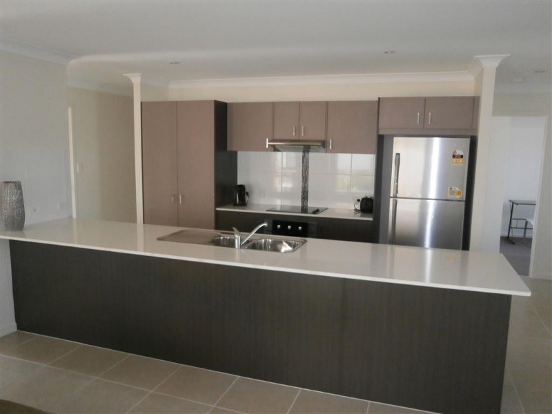 9 Keirin Court, Gracemere QLD 4702