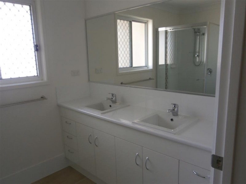 13 Laver Place, Gracemere QLD 4702