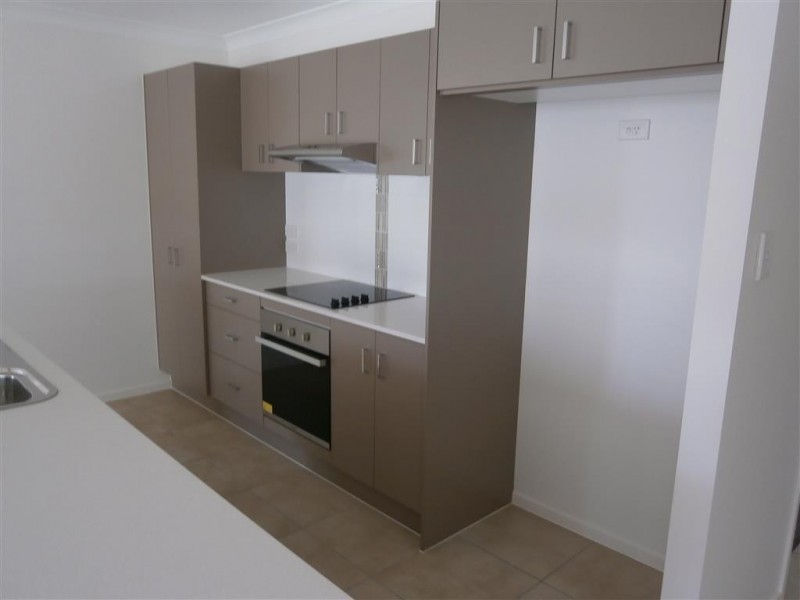 13 Laver Place, Gracemere QLD 4702