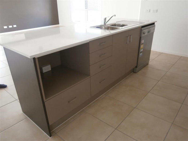 13 Laver Place, Gracemere QLD 4702