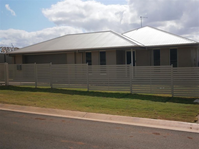 8 Laver Place, Gracemere QLD 4702