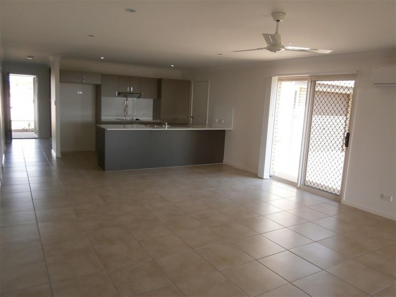 8 Laver Place, Gracemere QLD 4702