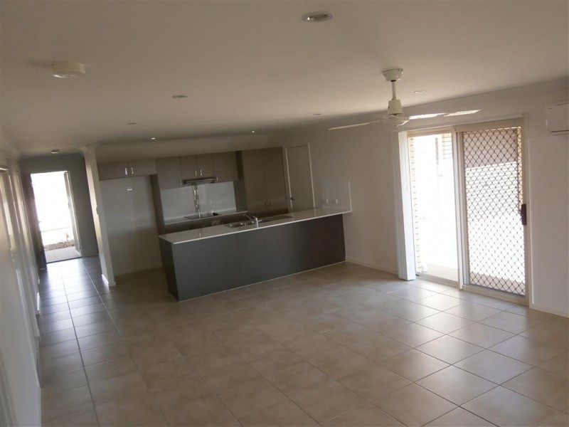 8 Laver Place, Gracemere QLD 4702