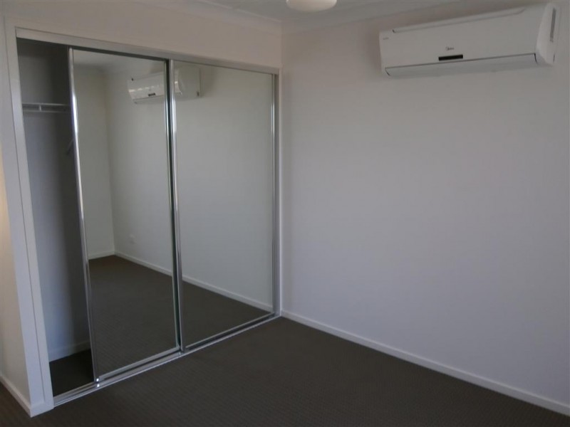 8 Laver Place, Gracemere QLD 4702