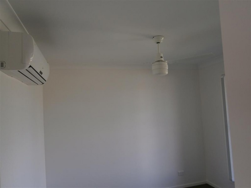 8 Laver Place, Gracemere QLD 4702