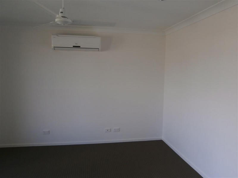 8 Laver Place, Gracemere QLD 4702