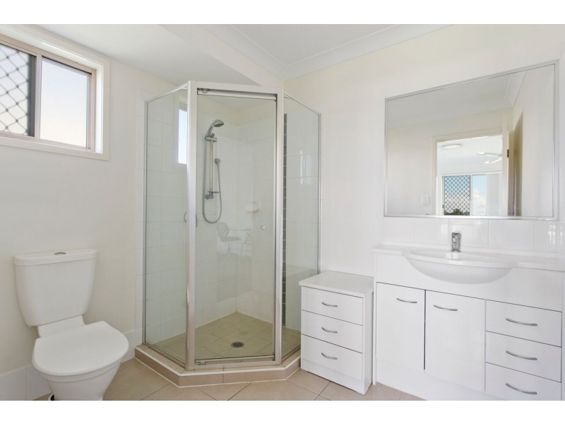 27 Tawarra Crescent, Gracemere QLD 4702