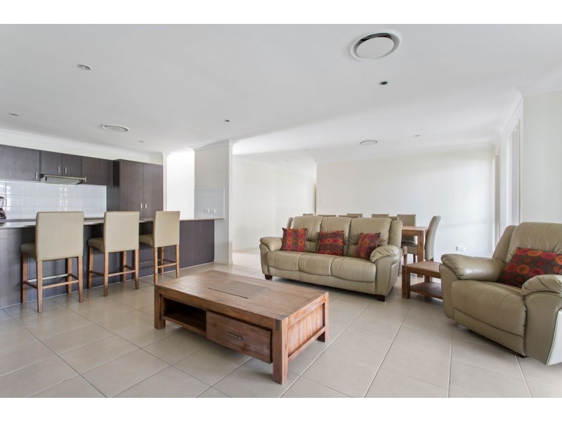 27 Tawarra Crescent, Gracemere QLD 4702